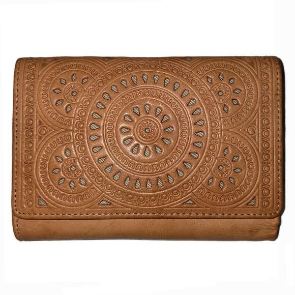 Ladies Embossed Leather Tri-Fold Wallet with ID Flap by Fossil - Picture 1 of 12